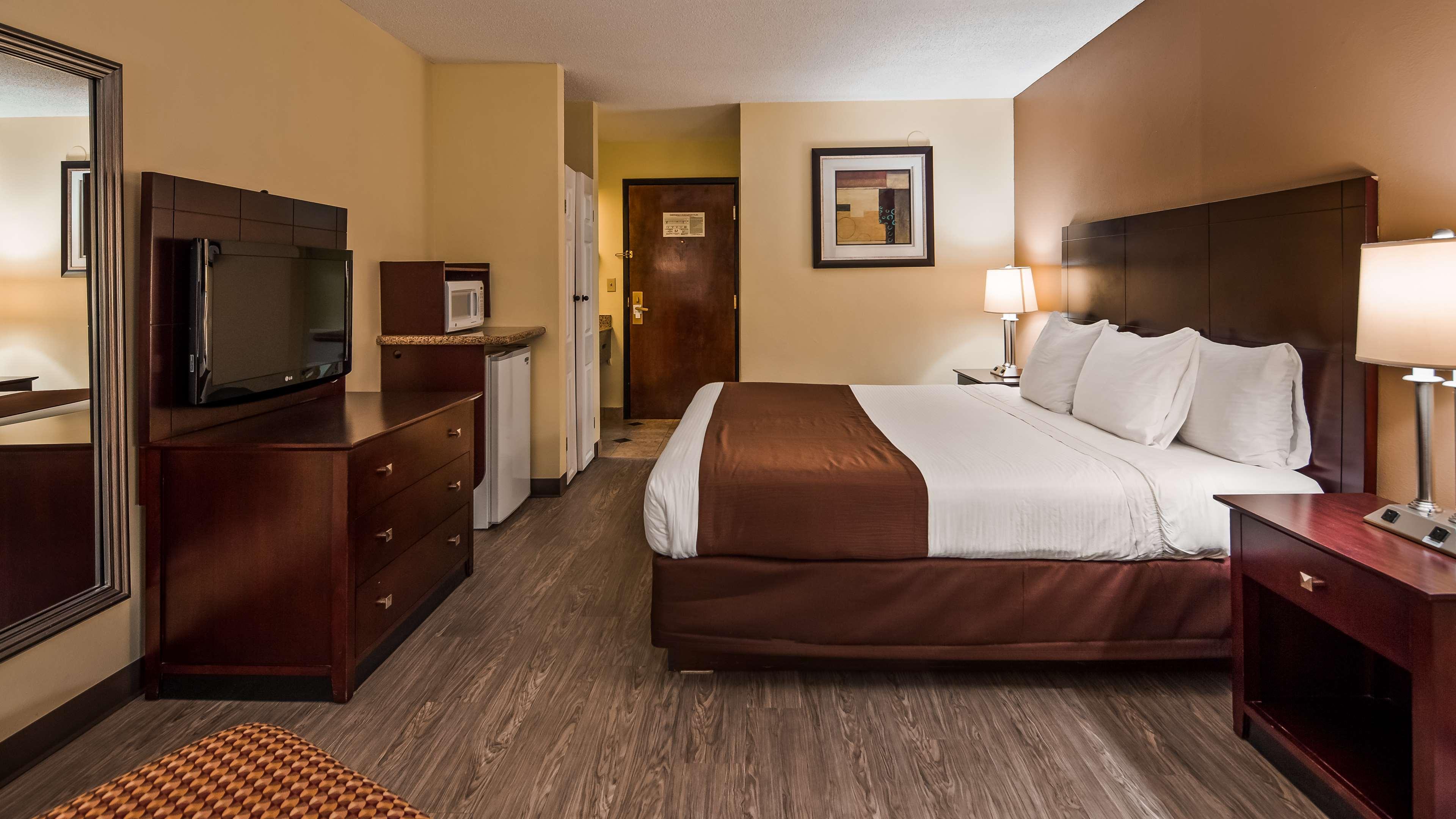 Western Butner Hotel 3*